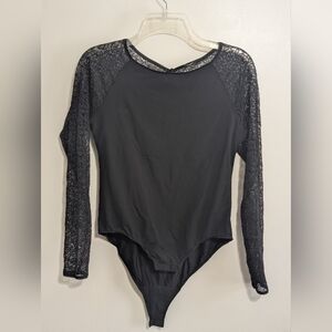 Le Bourget Elegant Black Lace Sleeve Bodysuit Made In Italy